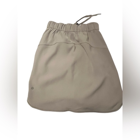 Lululemon On The Fly Skirt *Woven Grey Sage - Picture 3 of 4